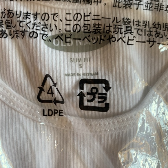 Lot of 4 Tanks - 3 are NWT Tanks- 1 is NWOT - Picture 4 of 5